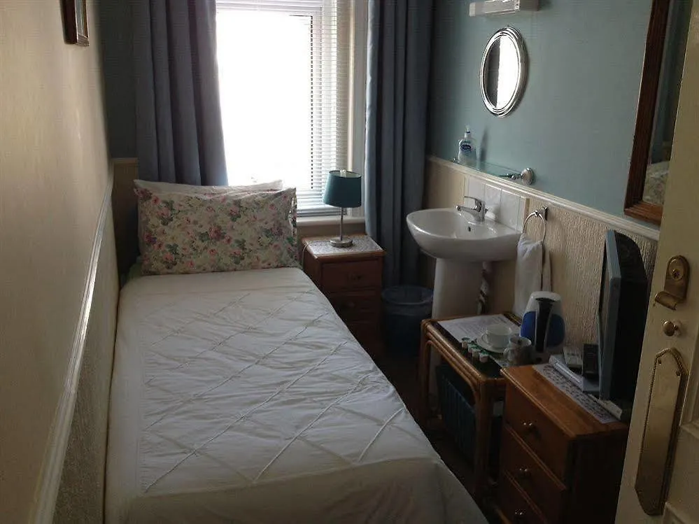 The Strand Hotel Bournemouth 3*,